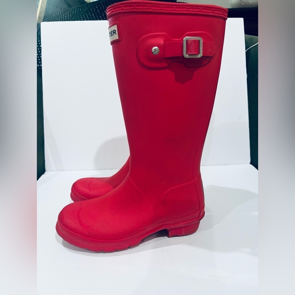 Hunter kids boots tall size 2B/3G Hot pink color